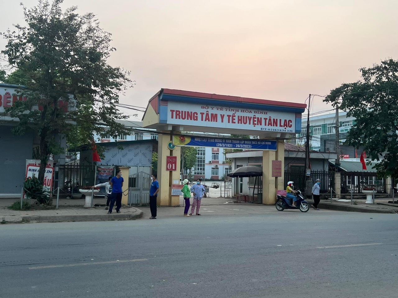ĐẢM BẢO CÔNG TÁC KHÁM CHỮA BỆNH TRONG TÌNH HÌNH MỚI