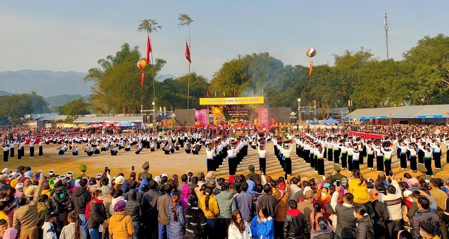 Trung tâm y tế huyện Tân Lạc phân công nhiệm vụ trực y tế tại lễ hội khai hạ Mường mường Bi năm 2023