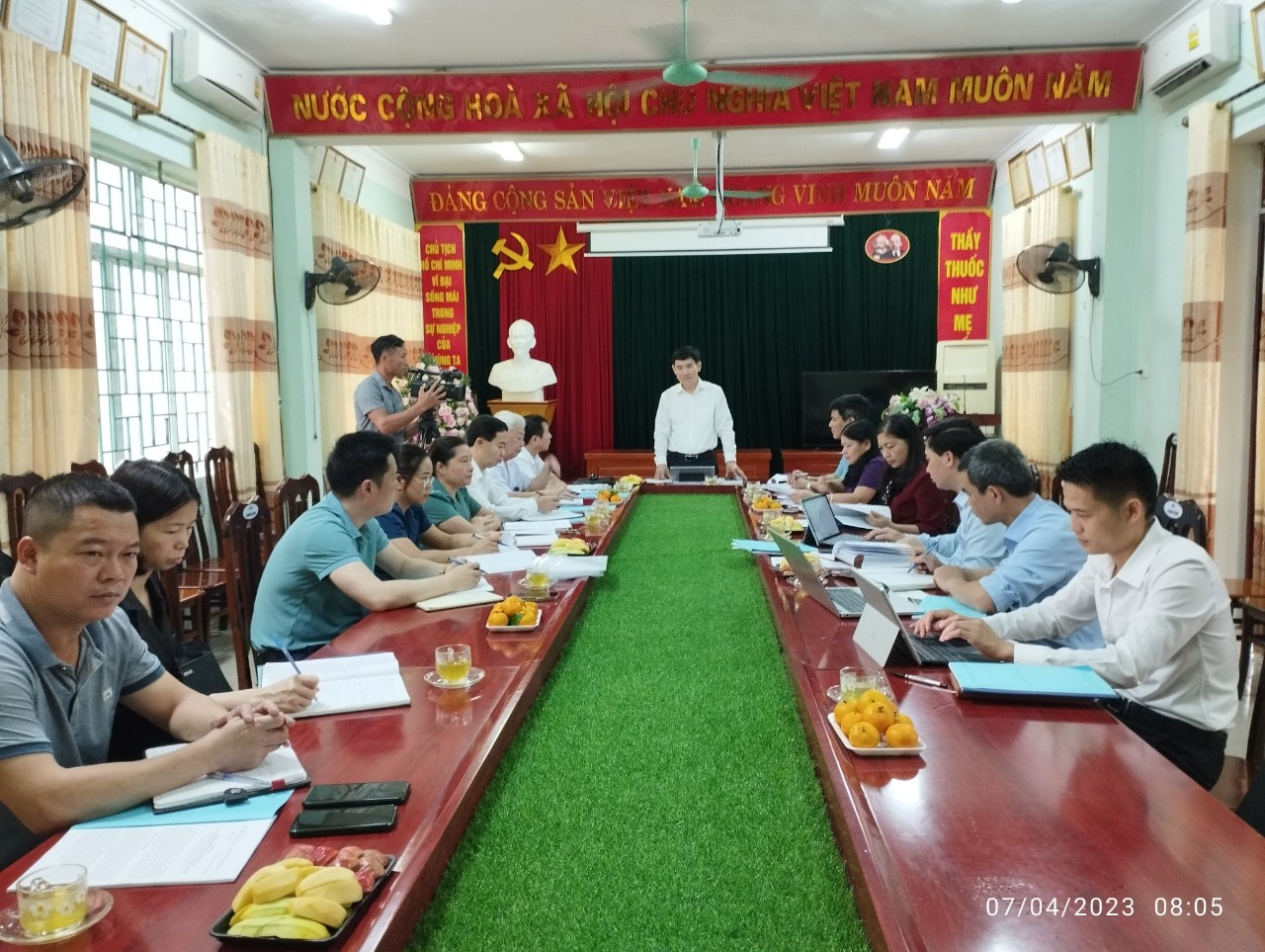 ĐẢNG BỘ TTYT TÂN LẠC HỘI NGHỊ KIỂM ĐIỂM GIỮA NHIỆM KỲ  2020-2025