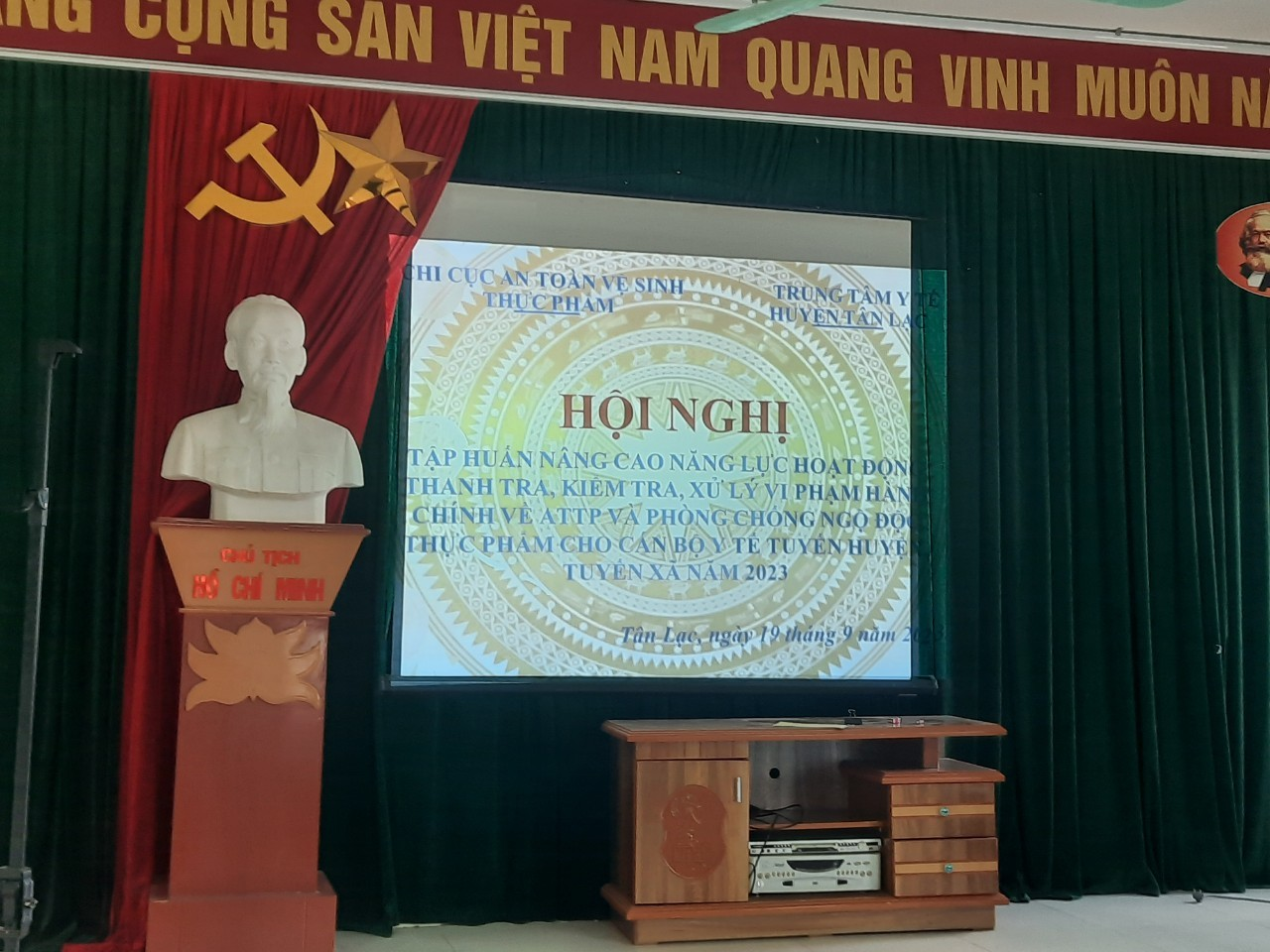 TRUNG TÂM Y TẾ HUYỆN TÂN LẠC
